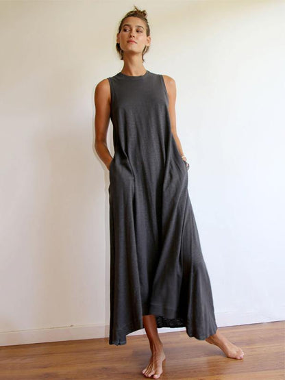 Delia - Robe longue sans manches à encolure ronde simple