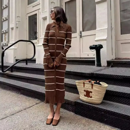 Victoria® | Robe tricotée élégante à rayures marron pour l'hiver