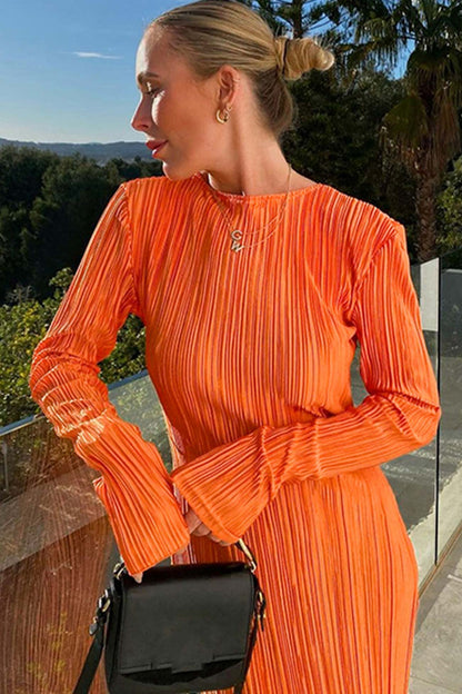 Victoria® | Robe longue plissée de couleur unie à col rond